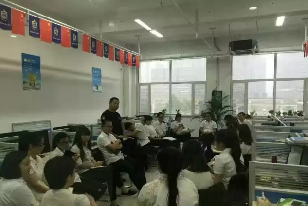 家人們開(kāi)展學(xué)習探討活動(dòng)。 