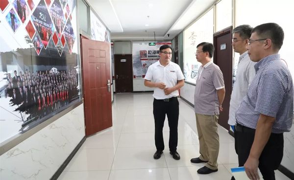 海港區政府領(lǐng)導蒞臨乾港 海港區政府領(lǐng)導蒞臨乾港