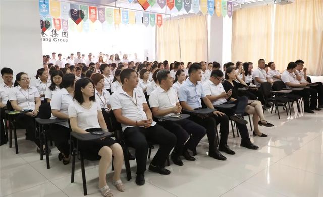 集團七月份表彰會(huì ) 集團七月份表彰會(huì )