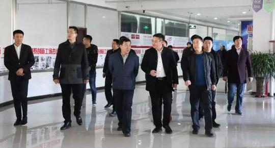 青年企業(yè)家參觀(guān)乾港集團 青年企業(yè)家參觀(guān)乾港集團