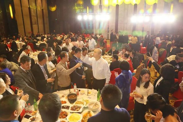 晚宴時(shí)間 晚宴時(shí)間