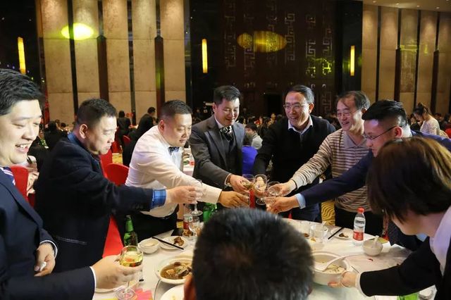 晚宴時(shí)間 晚宴時(shí)間